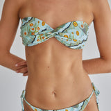 model- Model is 1.69 m and wears size S