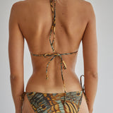 model- Model is 1.69 m and wears size S