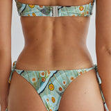 model- Model is 1.69 m and wears size S