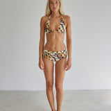 model- Model is 1.69 m and wears size S