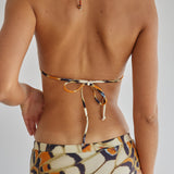 model- Model is 1.69 m and wears size S
