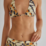 model- Model is 1.69 m and wears size S