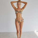 model- Model is 1.69 m and wears size S