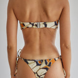 model- Model is 1.69 m and wears size S