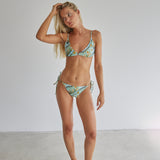 model- Model is 1.69 m and wears size S
