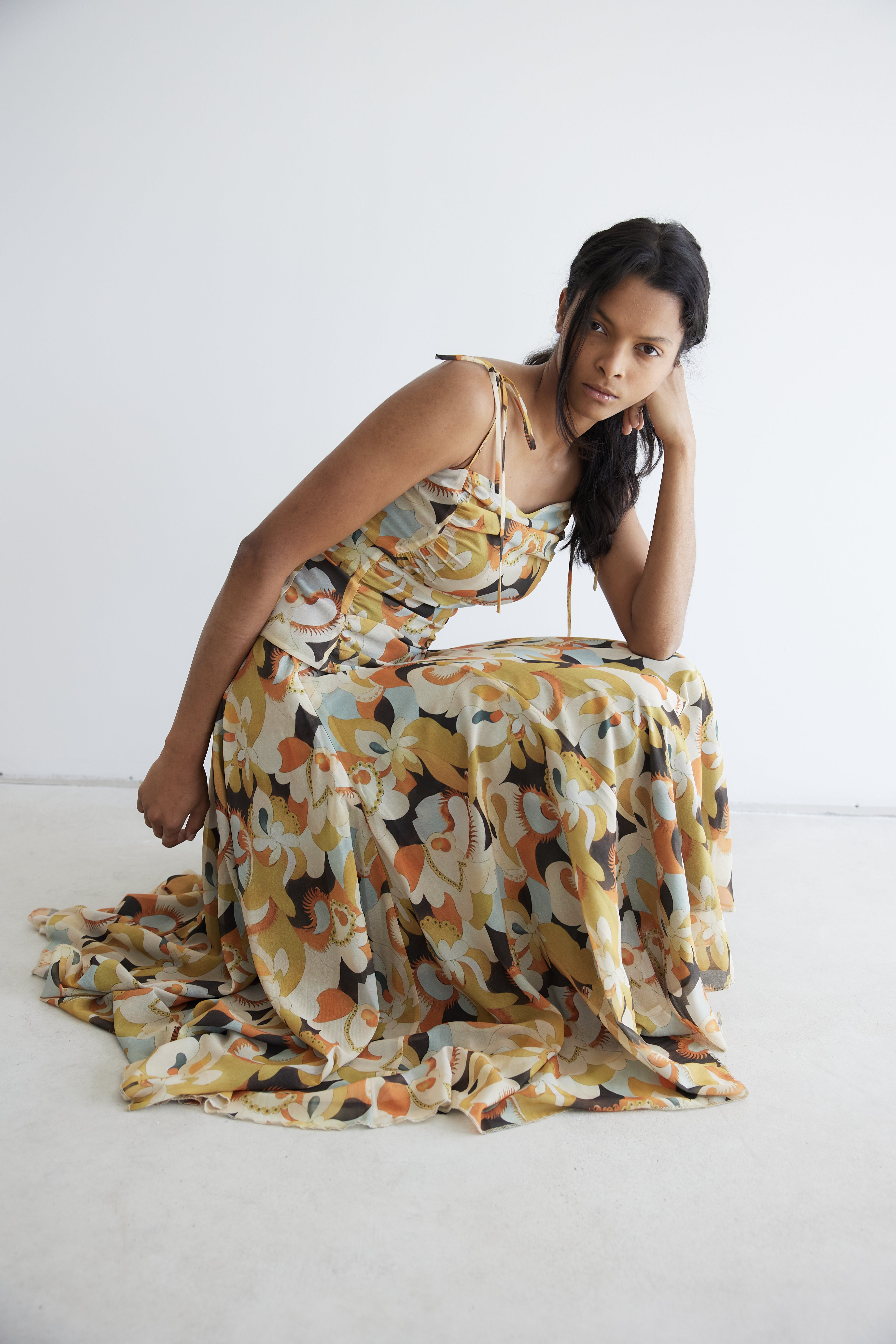 model- Model is 1.74 m and wears size S
