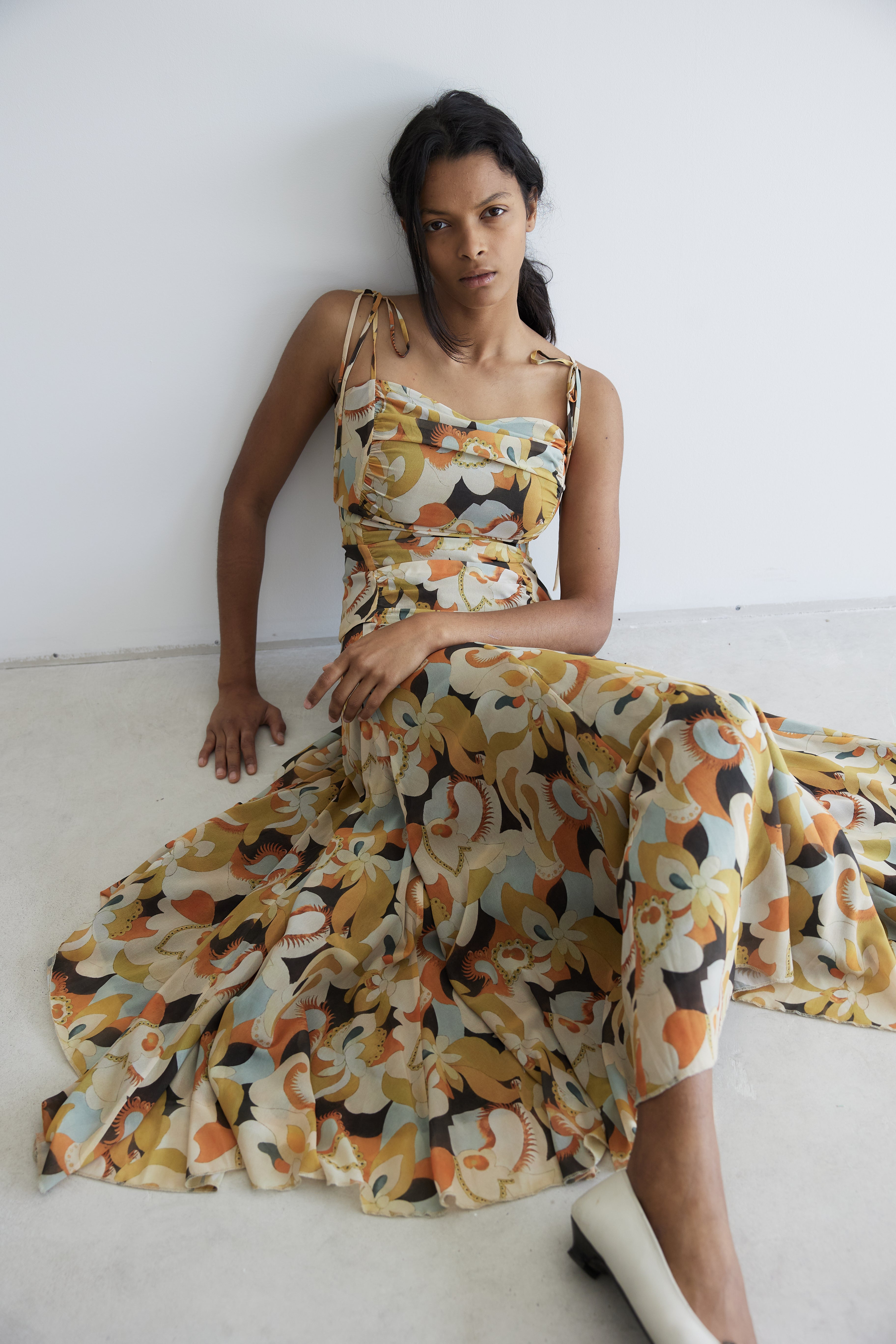 model- Model is 1.74 m and wears size S