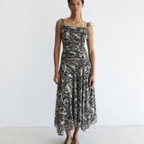 model- Model is 1.74 m and wears size S