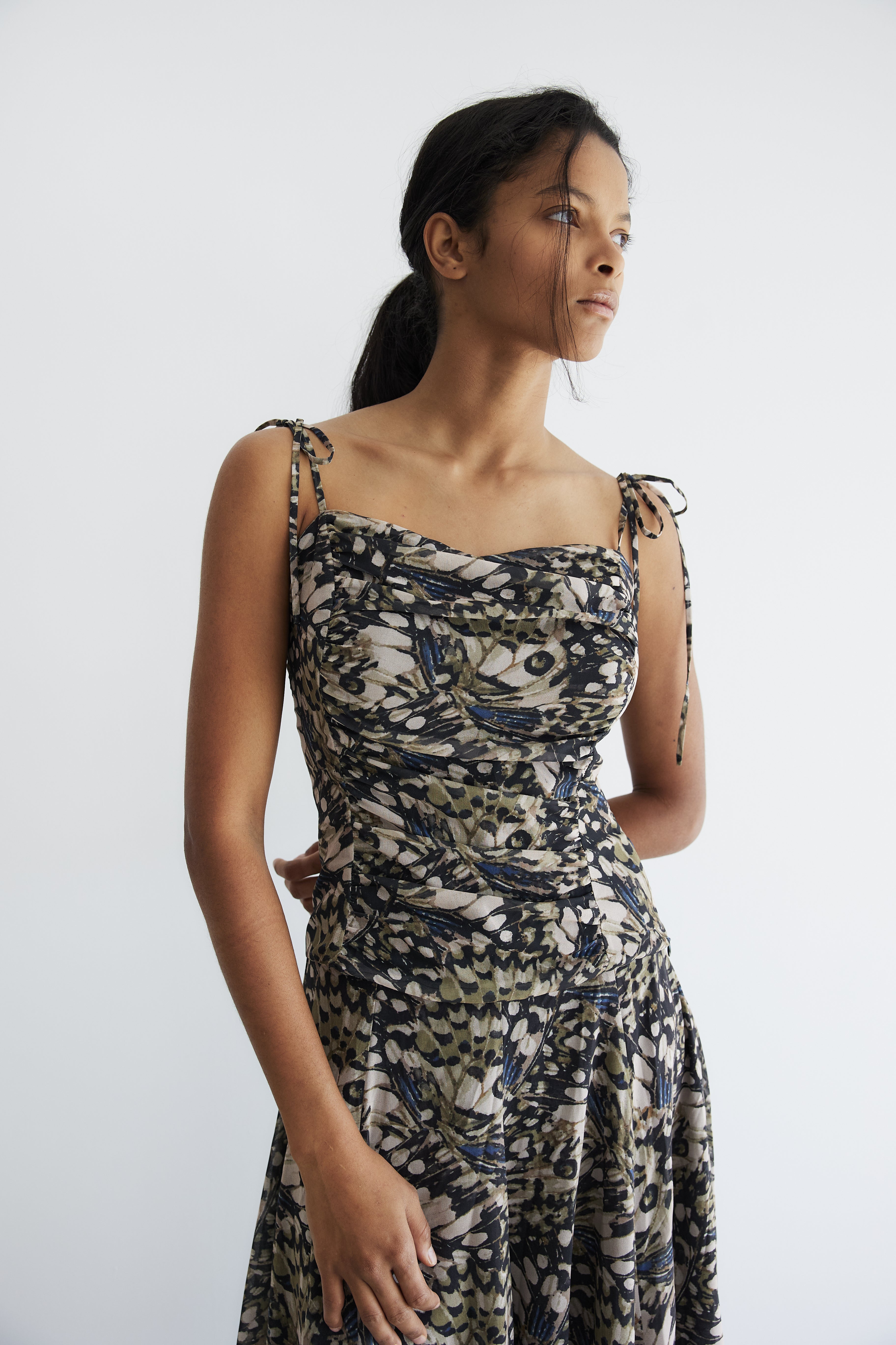 model- Model is 1.74 m and wears size S