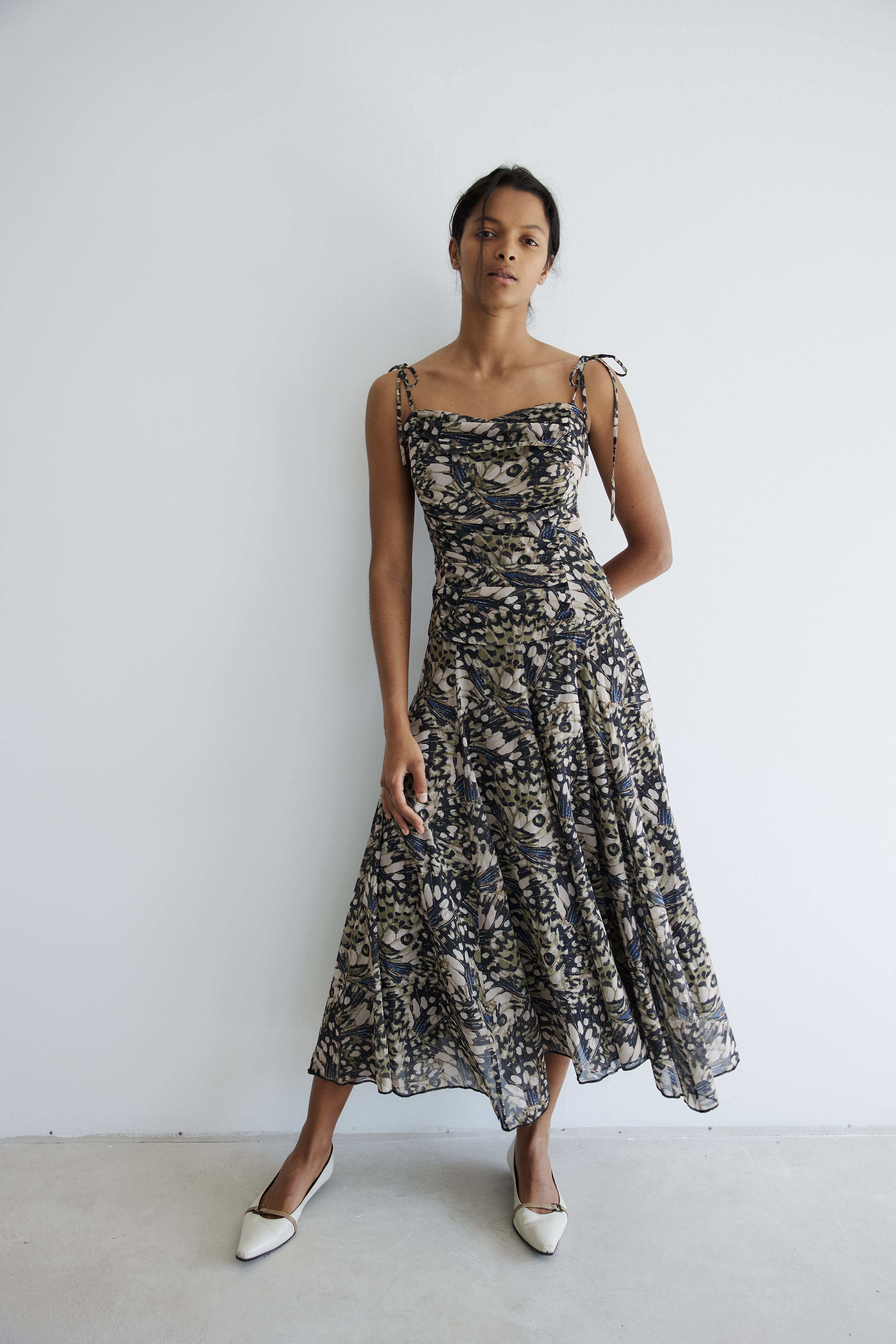 model- Model is 1.74 m and wears size S