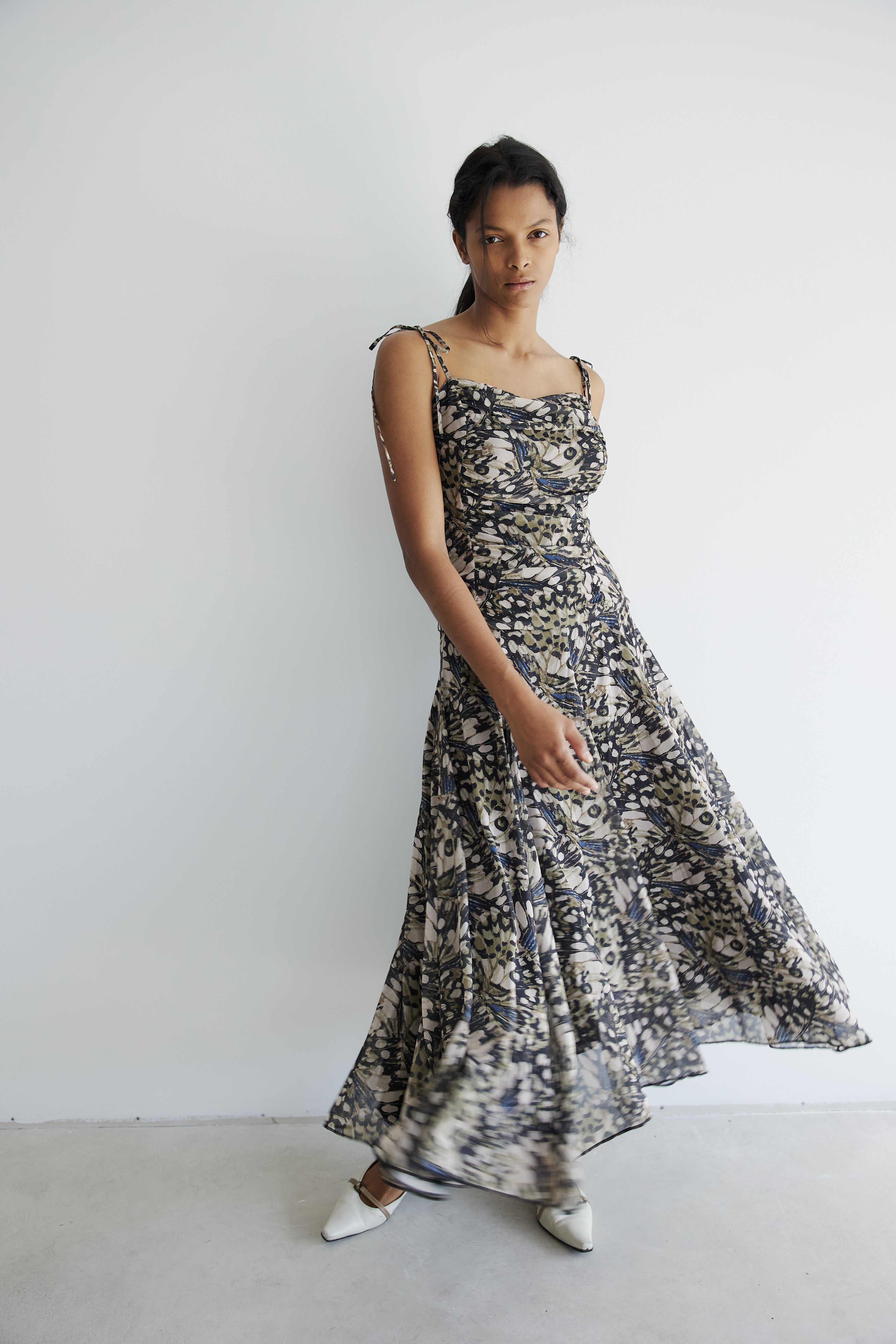 model- Model is 1.74 m and wears size S