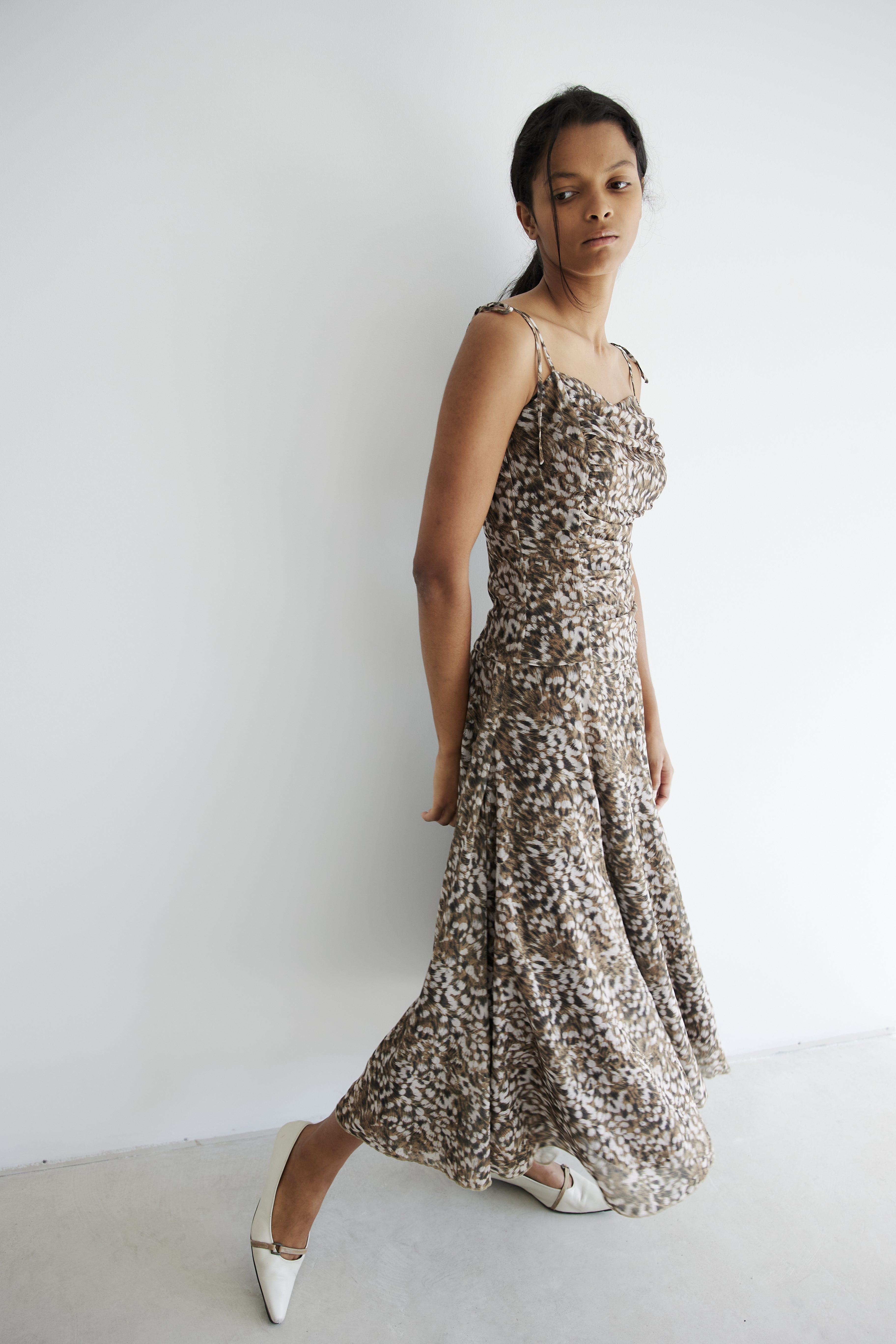 model- Model is 1.74 m and wears size S