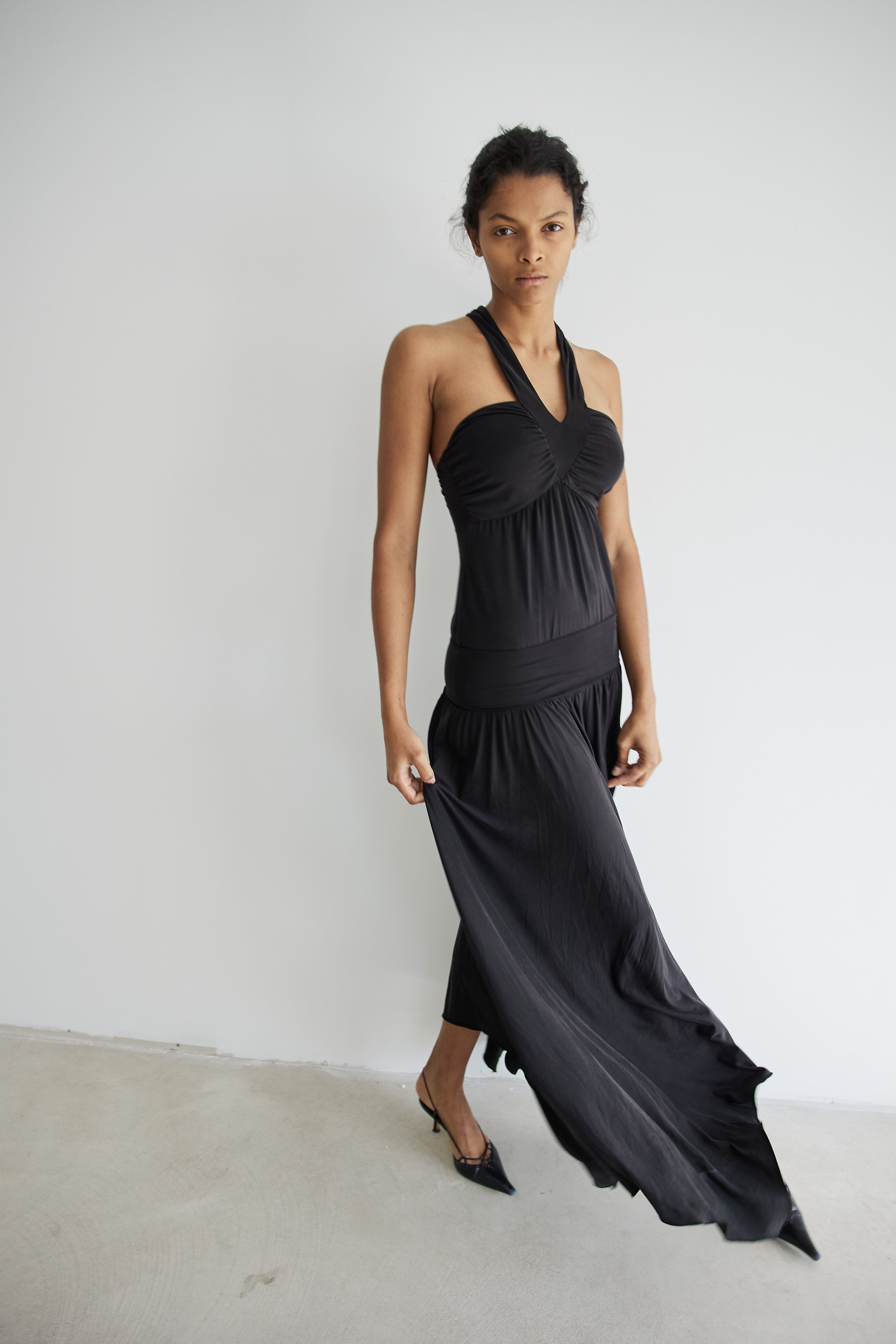 model- Model is 1.74 m and wears size S