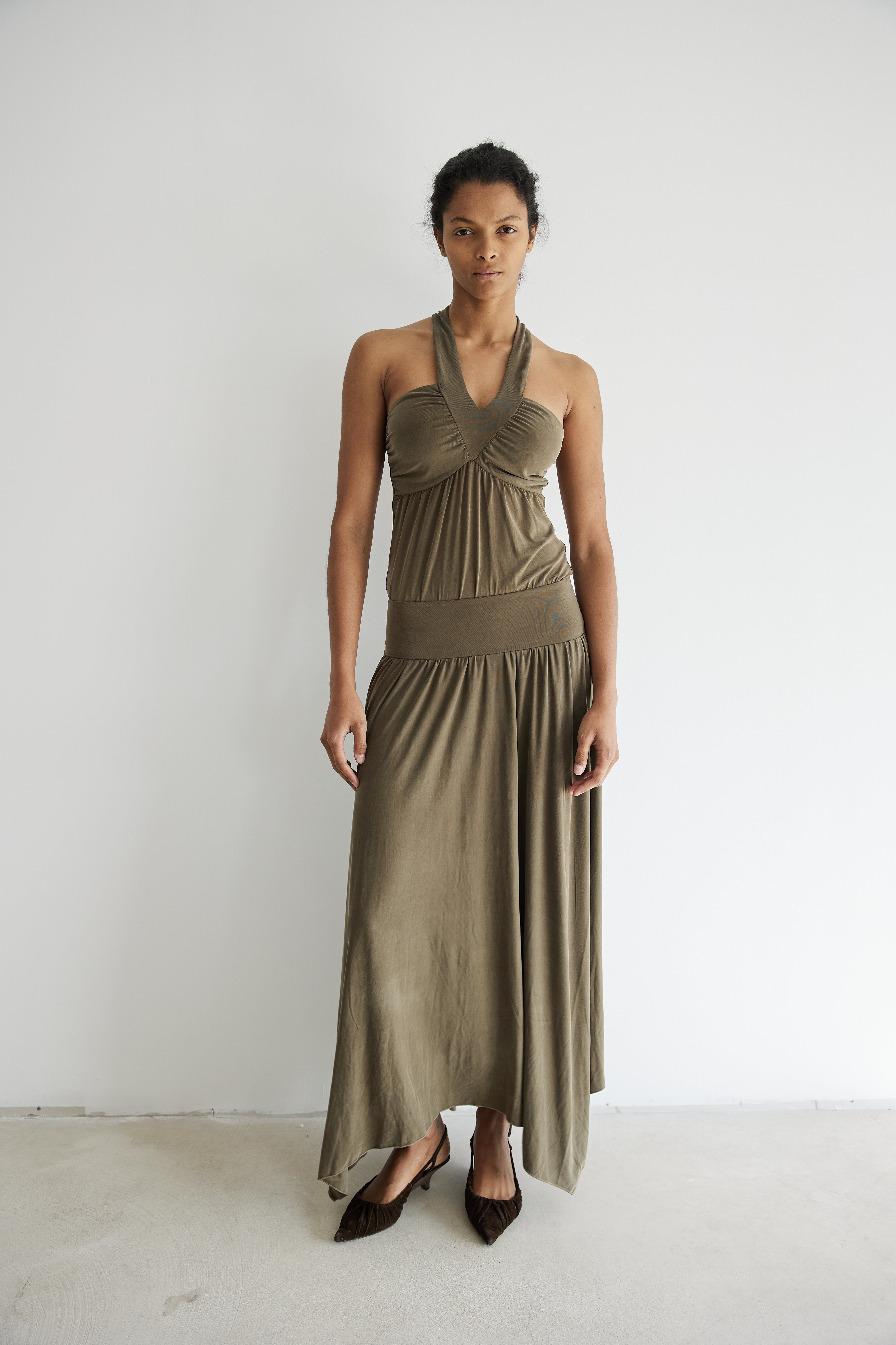 model- Model is 1.74 m and wears size S