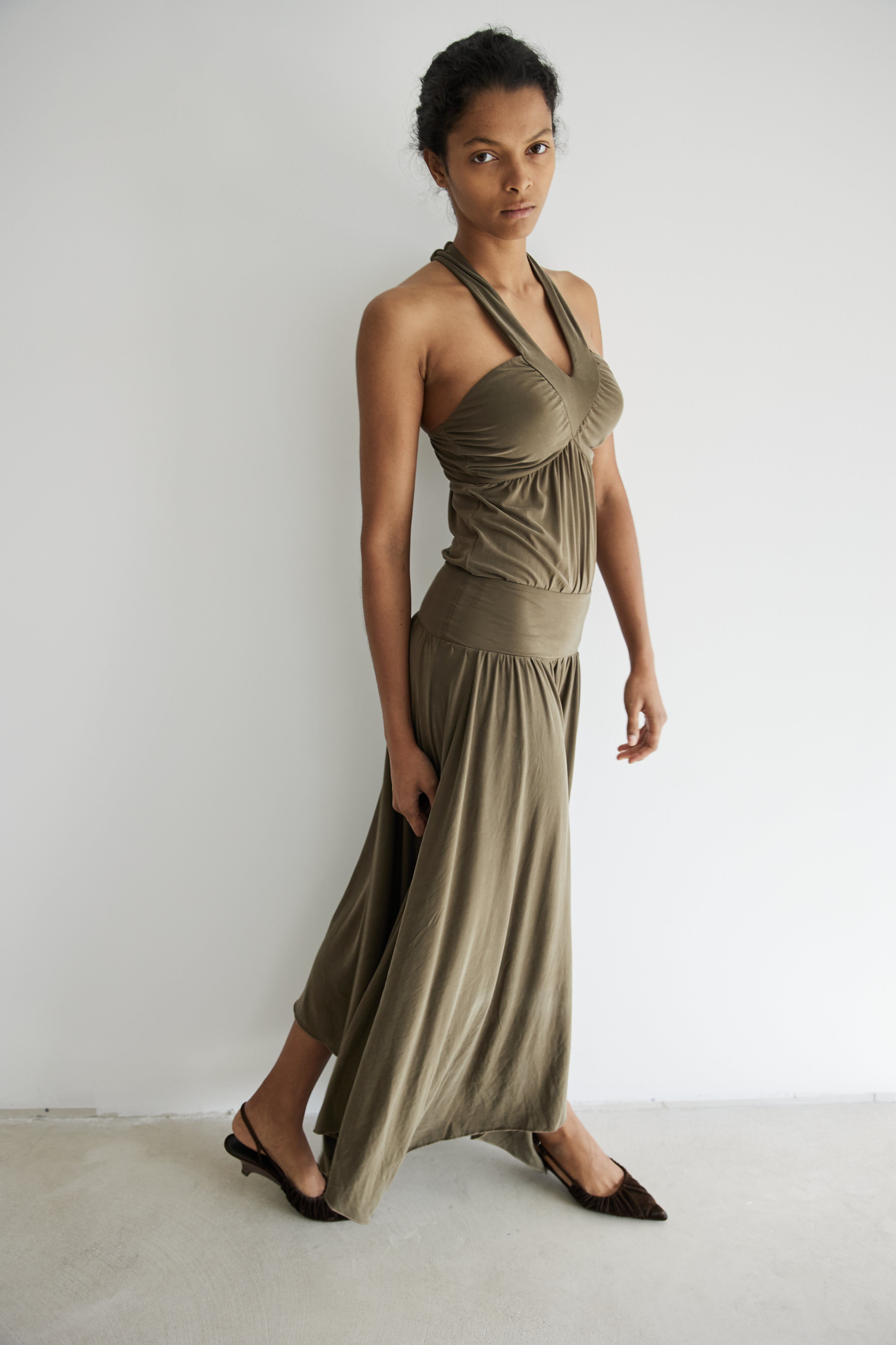 model- Model is 1.74 m and wears size S