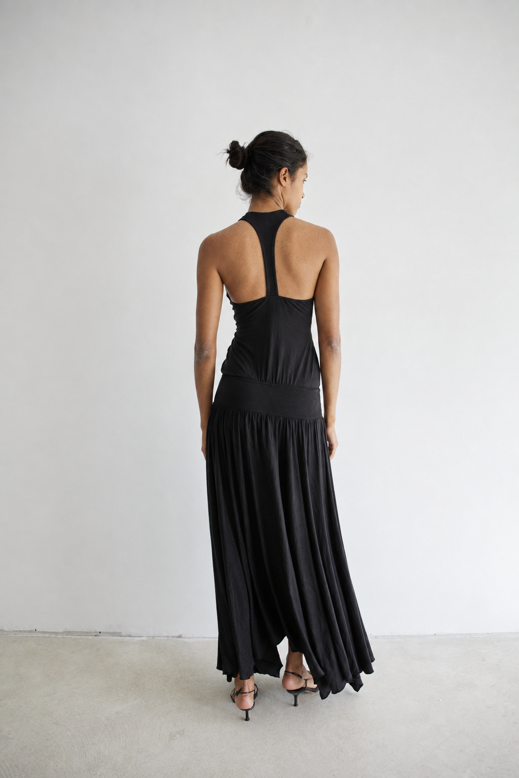 model- Model is 1.74 m and wears size S