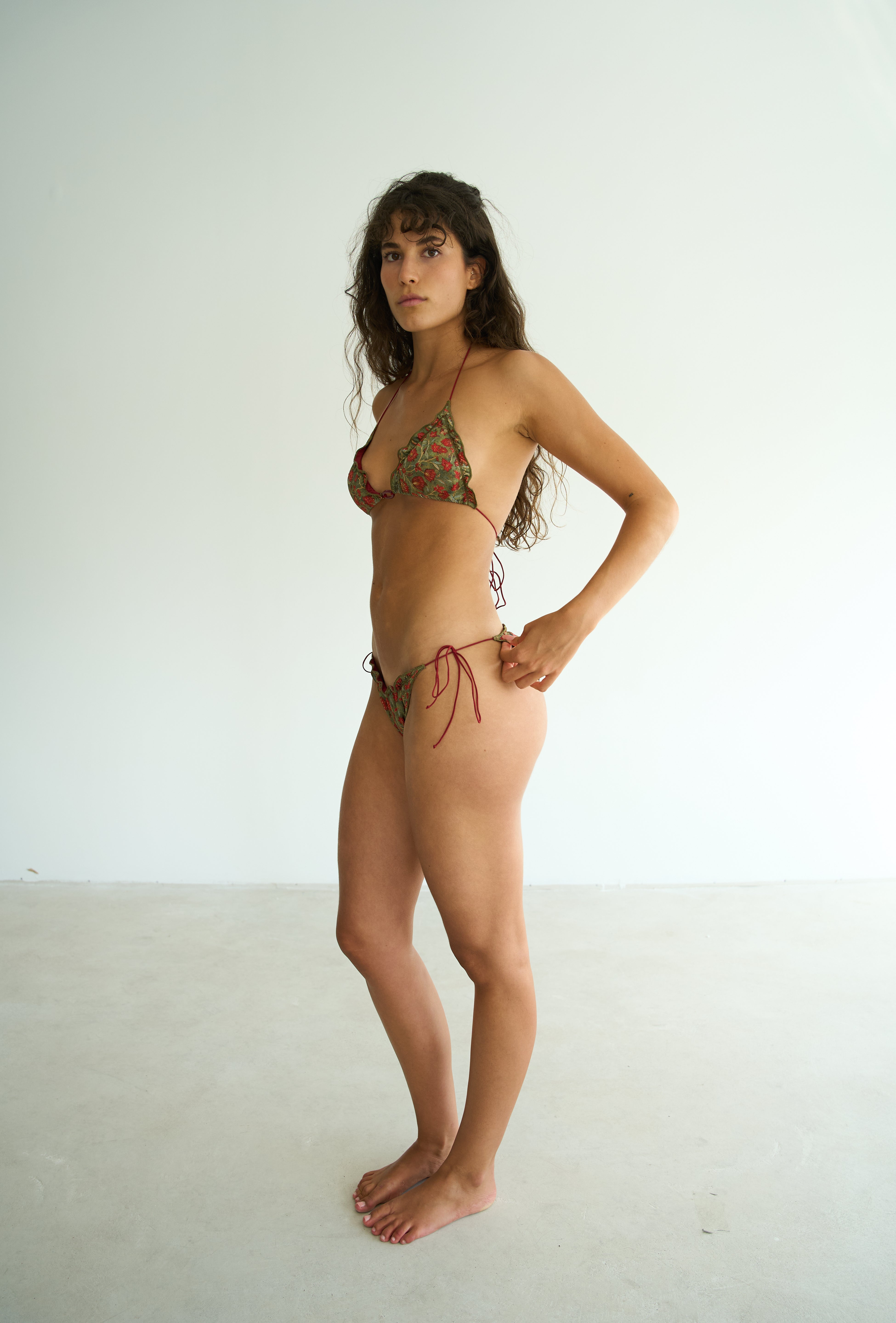 model- Model is 1.76 m  and wears size S