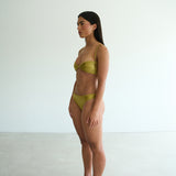 model- Model is 1.65 m and wears size S