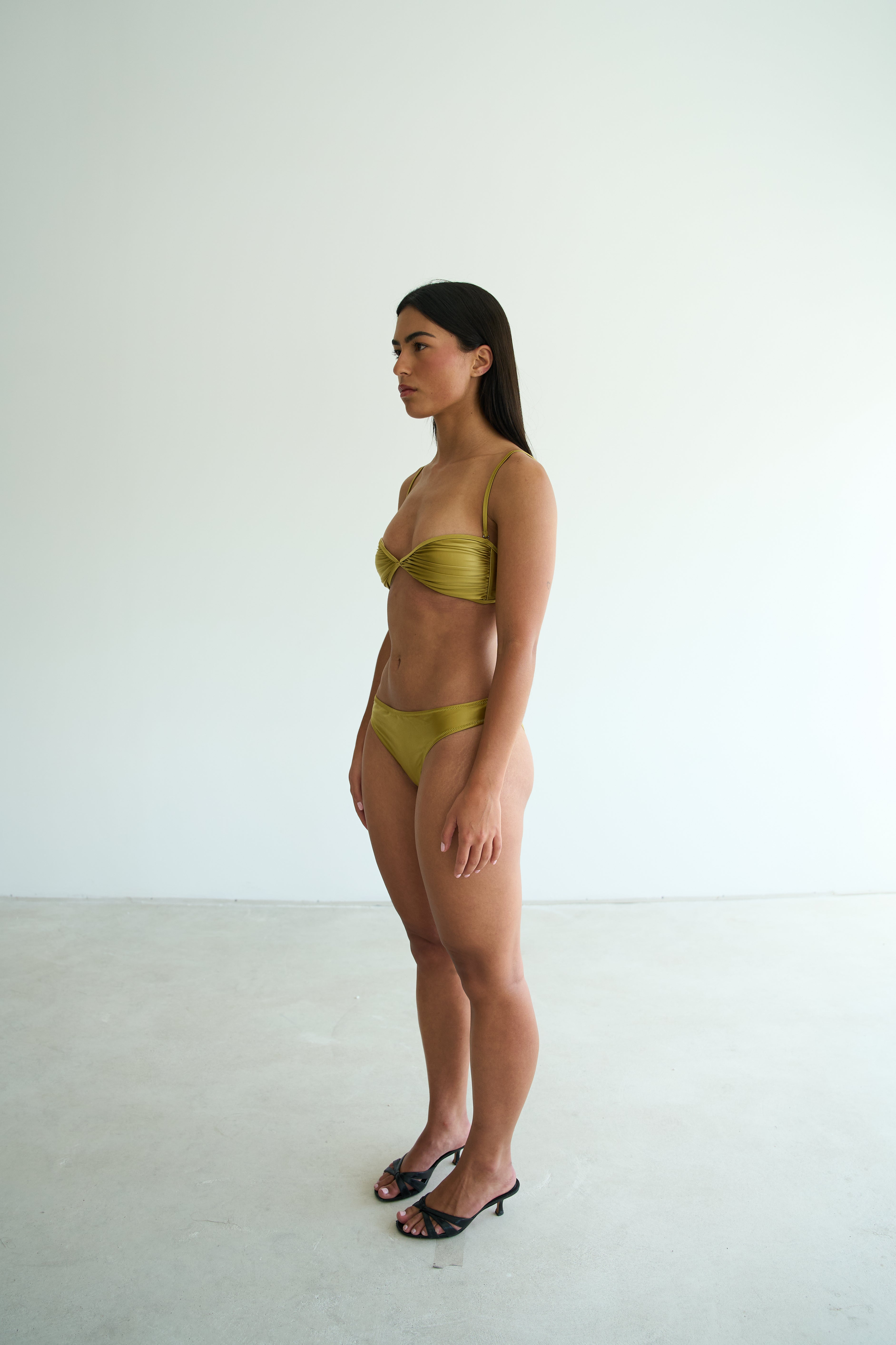 model- Model is 1.65 m and wears size S