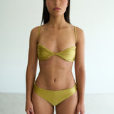 model- Model is 1.65 m and wears size S