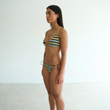 model- Model is 1.65 m and wears size S