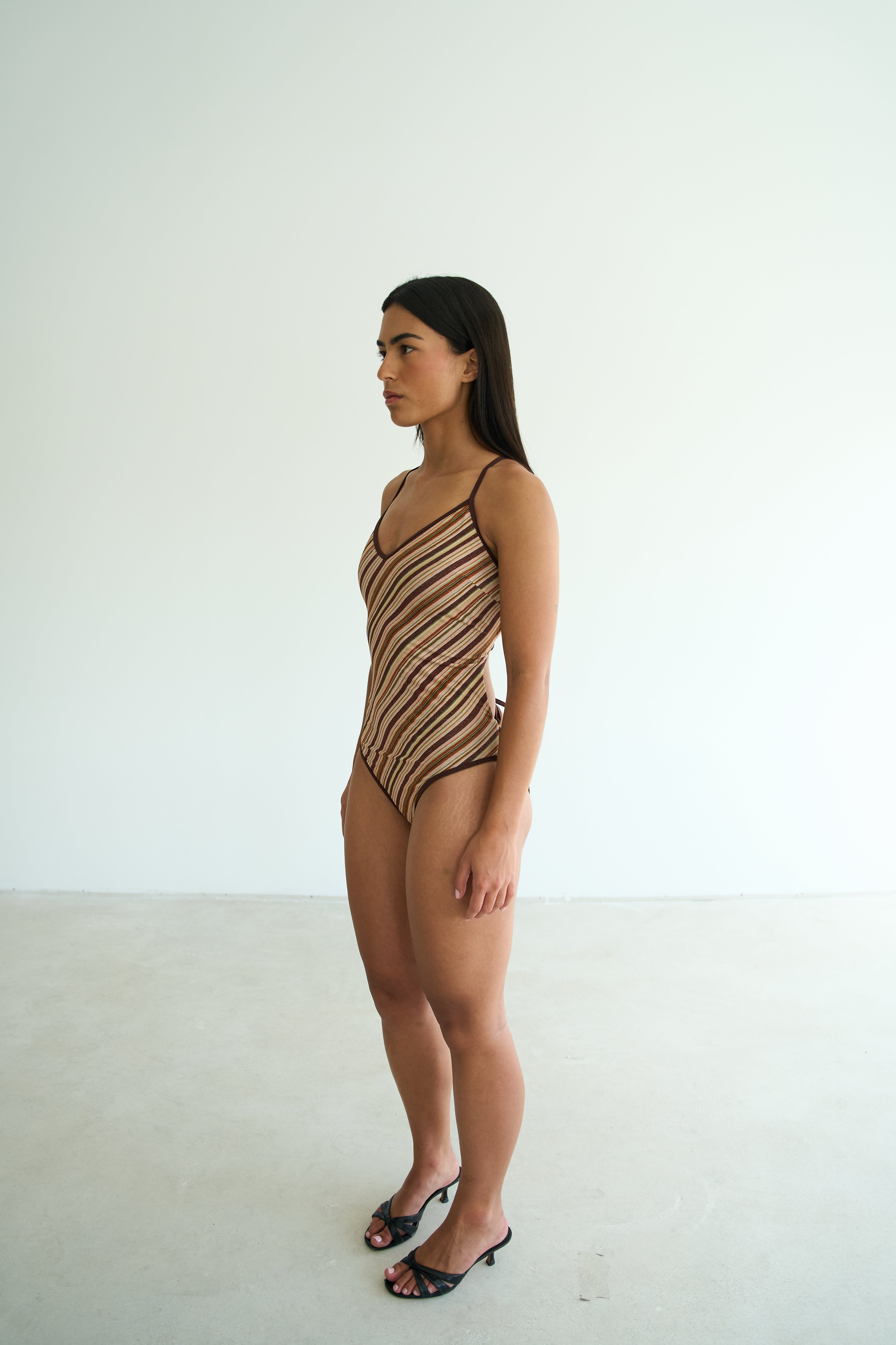 model- Model is 1.65 m and wears size S