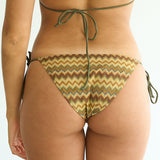 model- Model is 1.76 m and wears size S