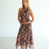 model- Model is 1.72 m and wears size S