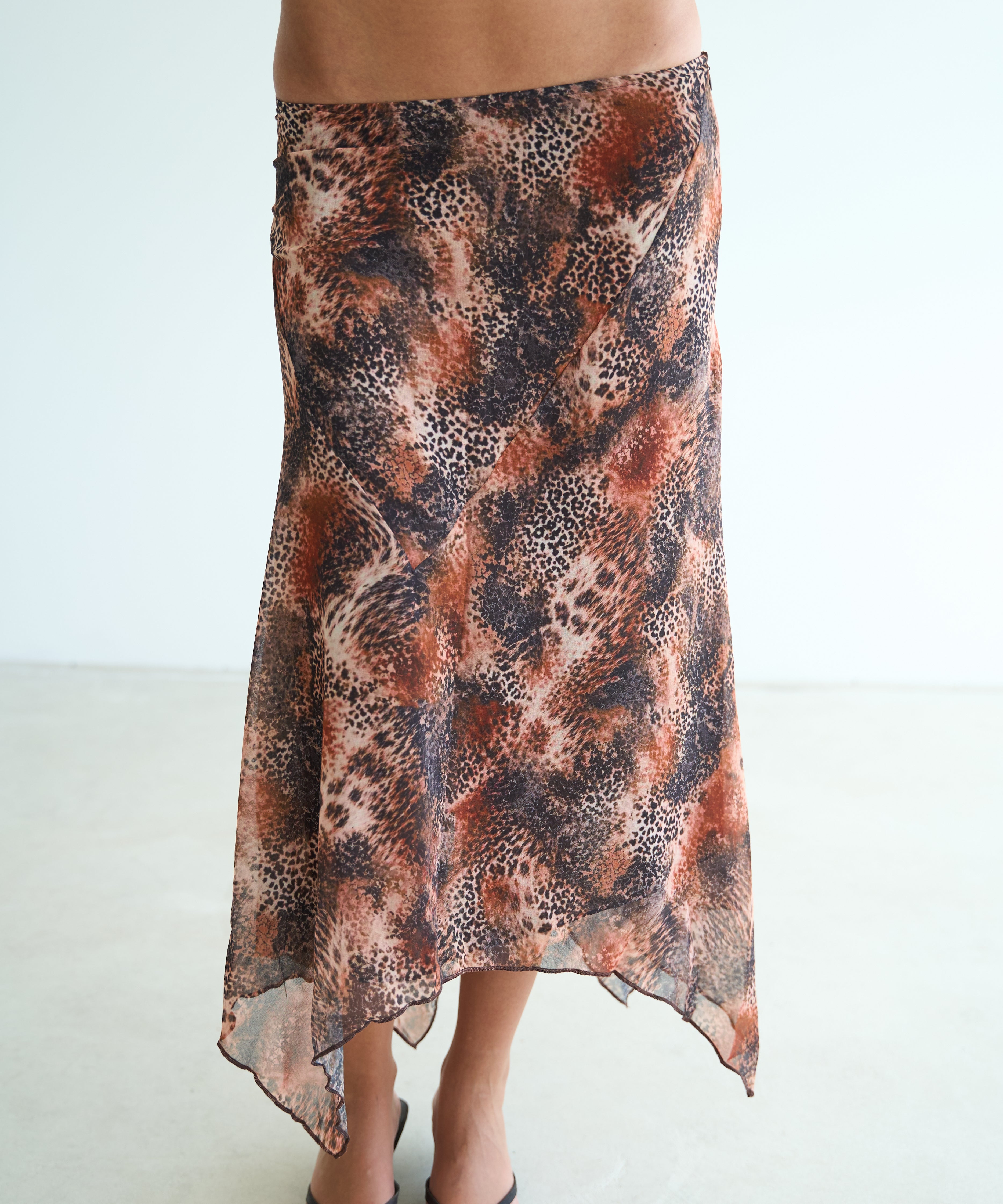 model- Model is 1.72 m and wears size S