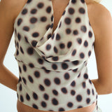 model- Model is 1.72 m and wears size S