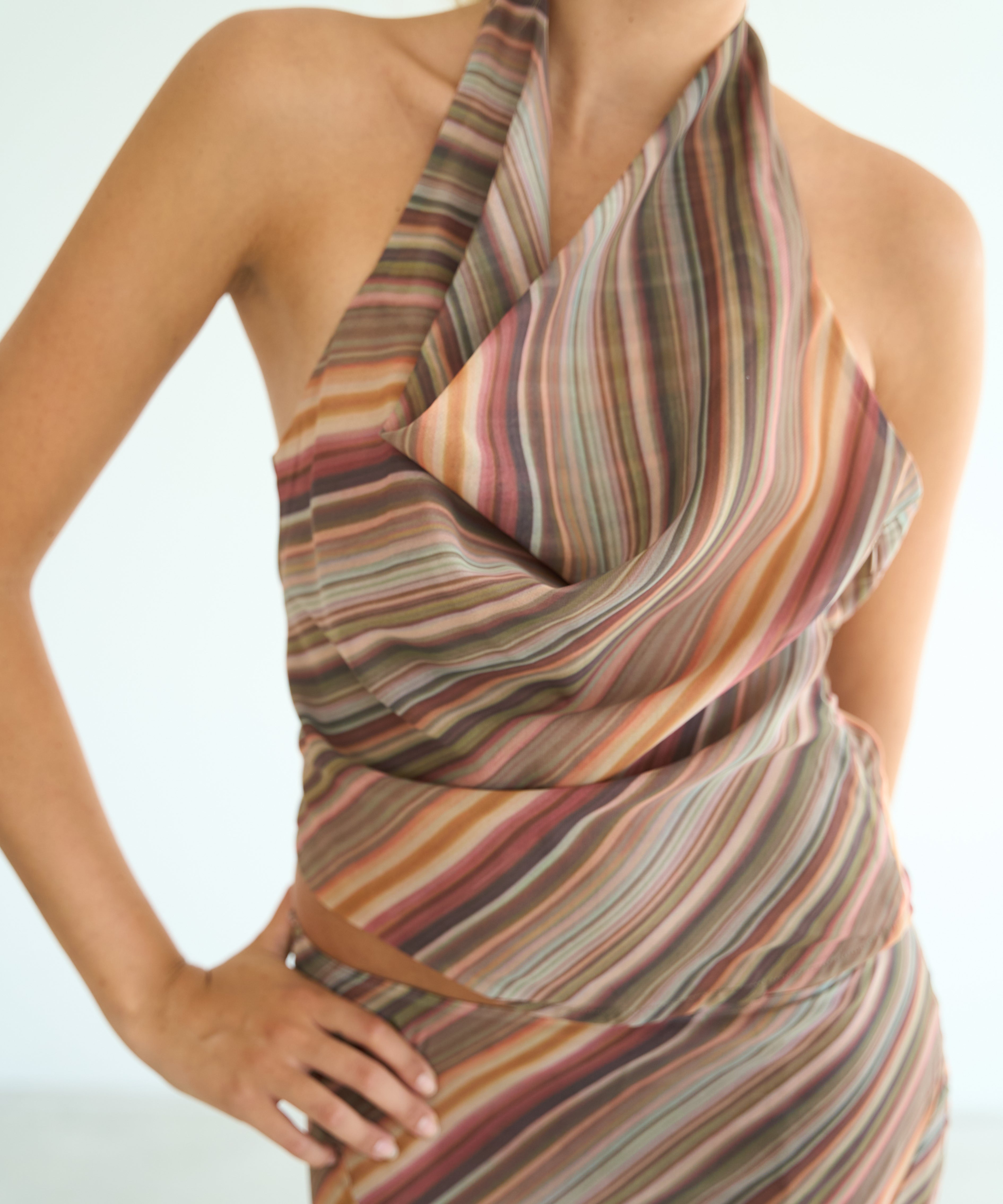 model- Model is 1.72 m and wears size S