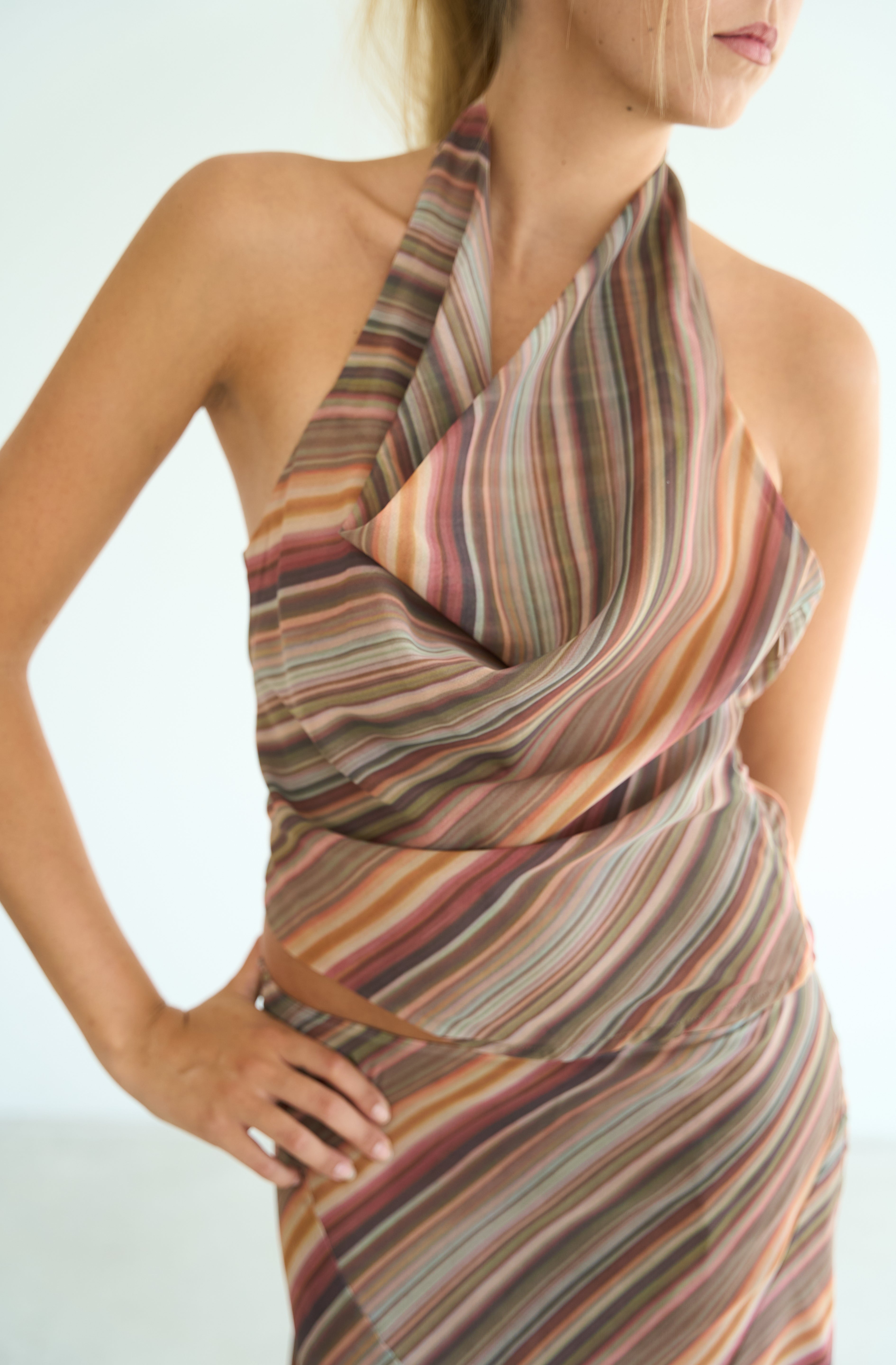 model- Model is 1.72 m and wears size S