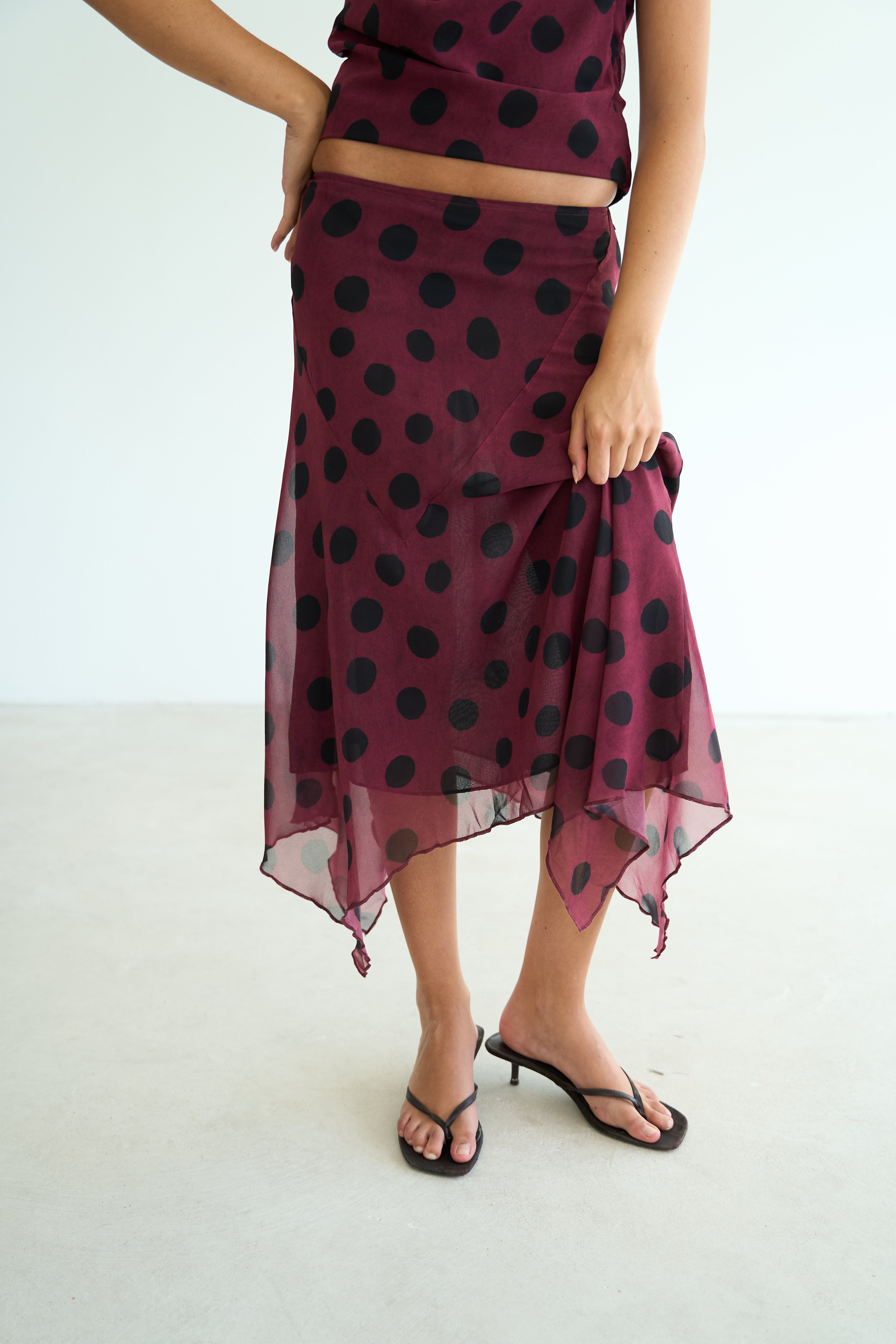 model- Model is 1.72 m and wears size S