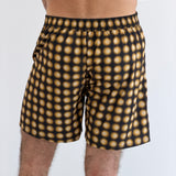 Model is 1.88 m (6'2") and wears size M