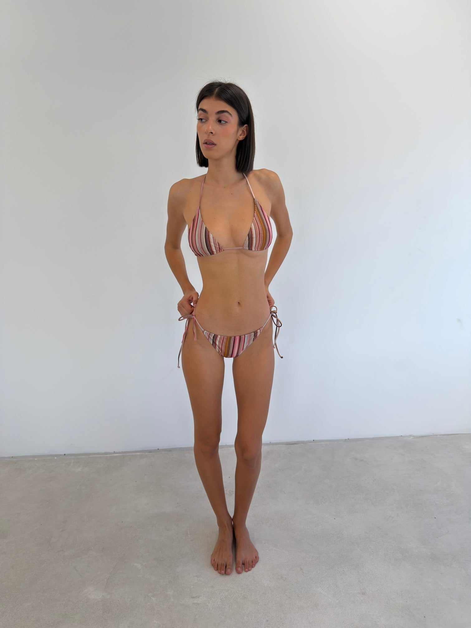 model- Eleonora is 178cm and is wearing a Size S