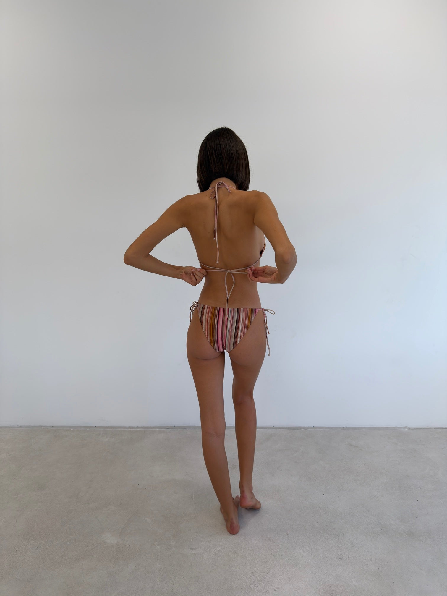 model- Eleonora is 178cm and is wearing a Size S