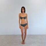 model- Eleonora is 178cm and is wearing a Size S