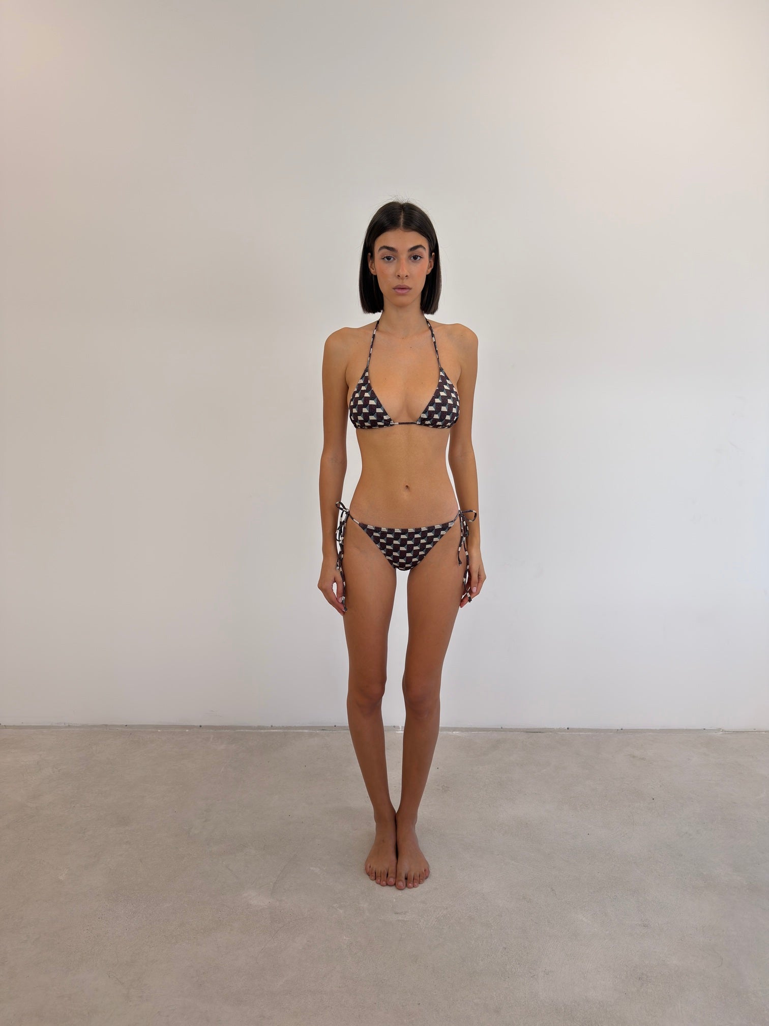 model- Eleonora is 178cm and is wearing a Size S