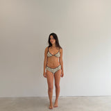 Paola is 171cm and is wearing a Size S