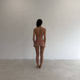 model-Leire is 170cm and is wearing a Size S
