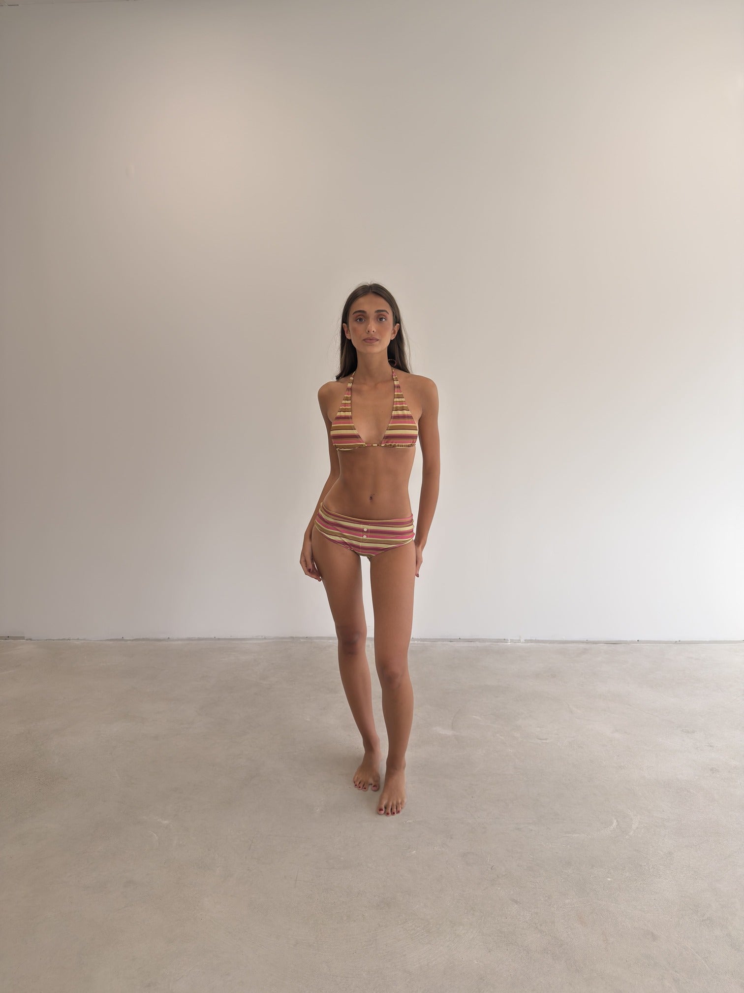 model-Leire is 170cm and is wearing a Size S