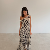 model- Model is wearing a size S and is 171cm Tall 