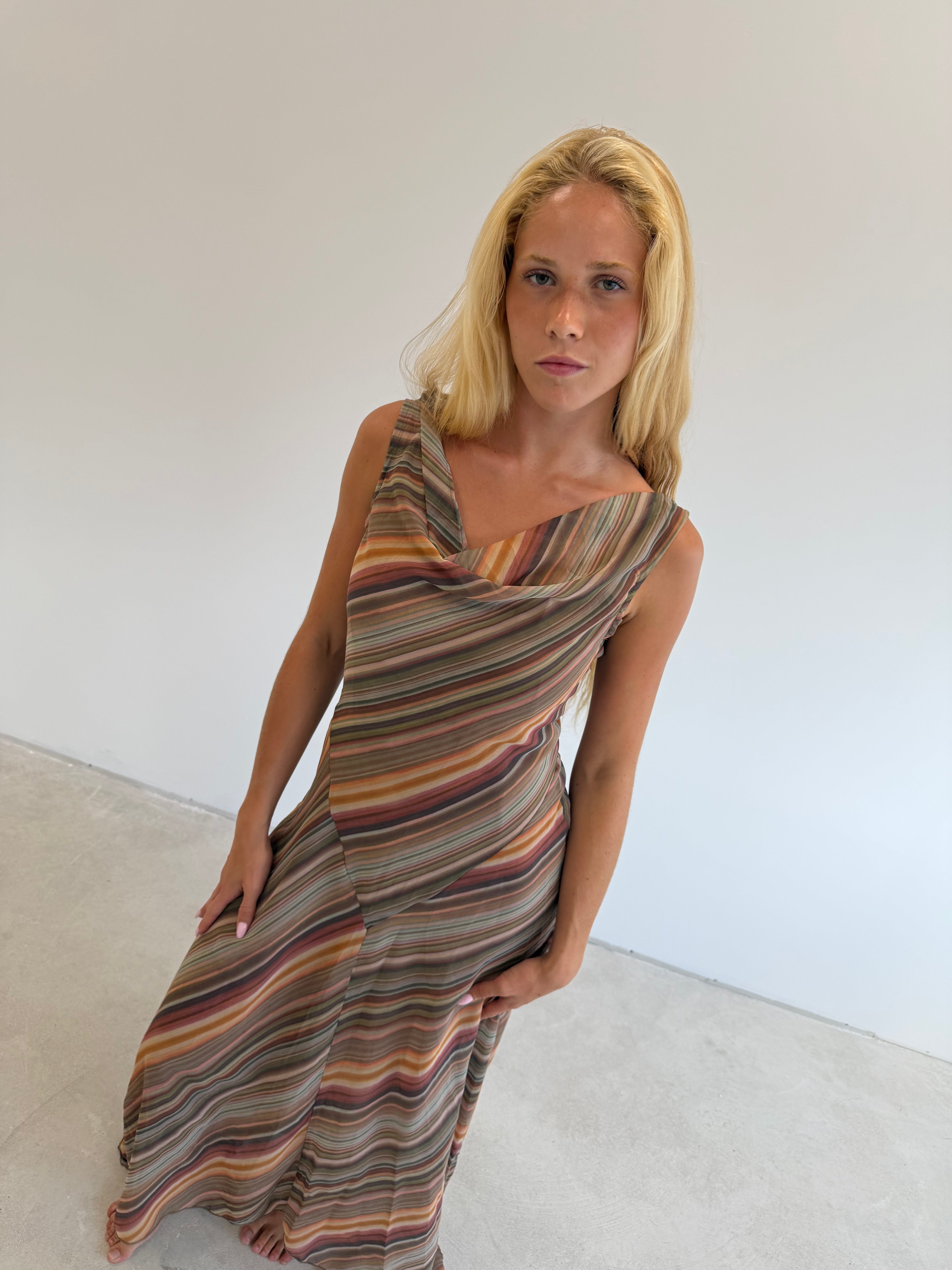 model- Model is wearing a size S and is 169cm Tall 