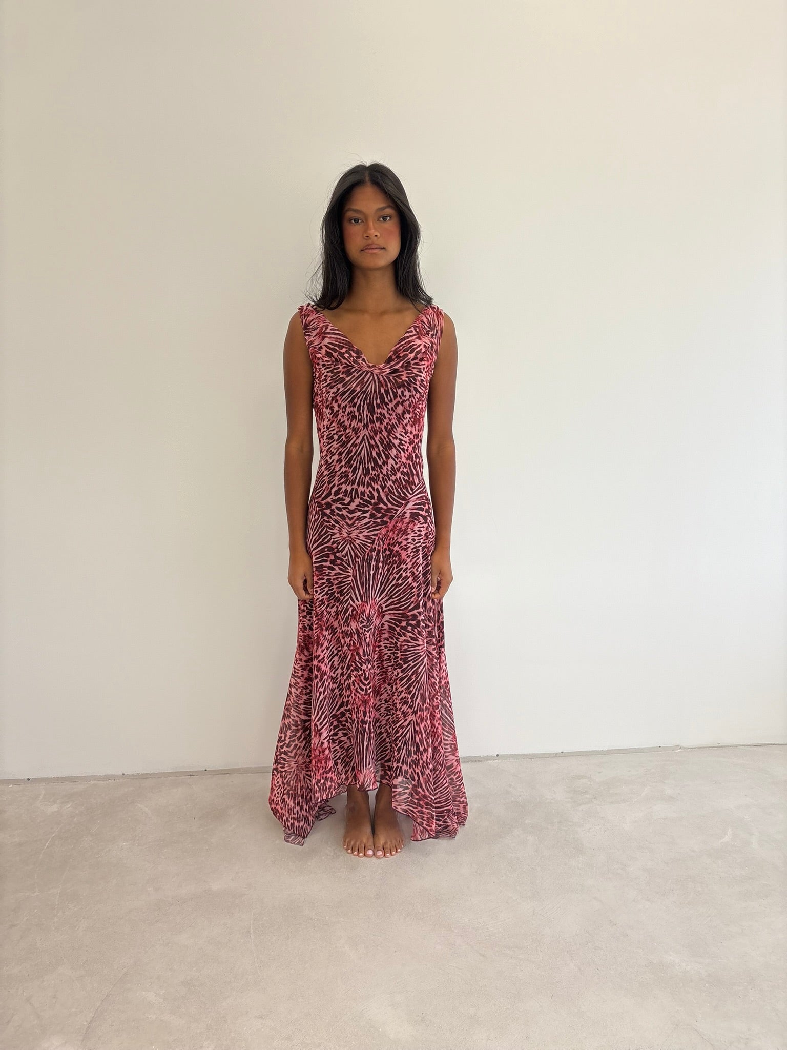 model- Model is wearing a size S and is 170cm Tall 