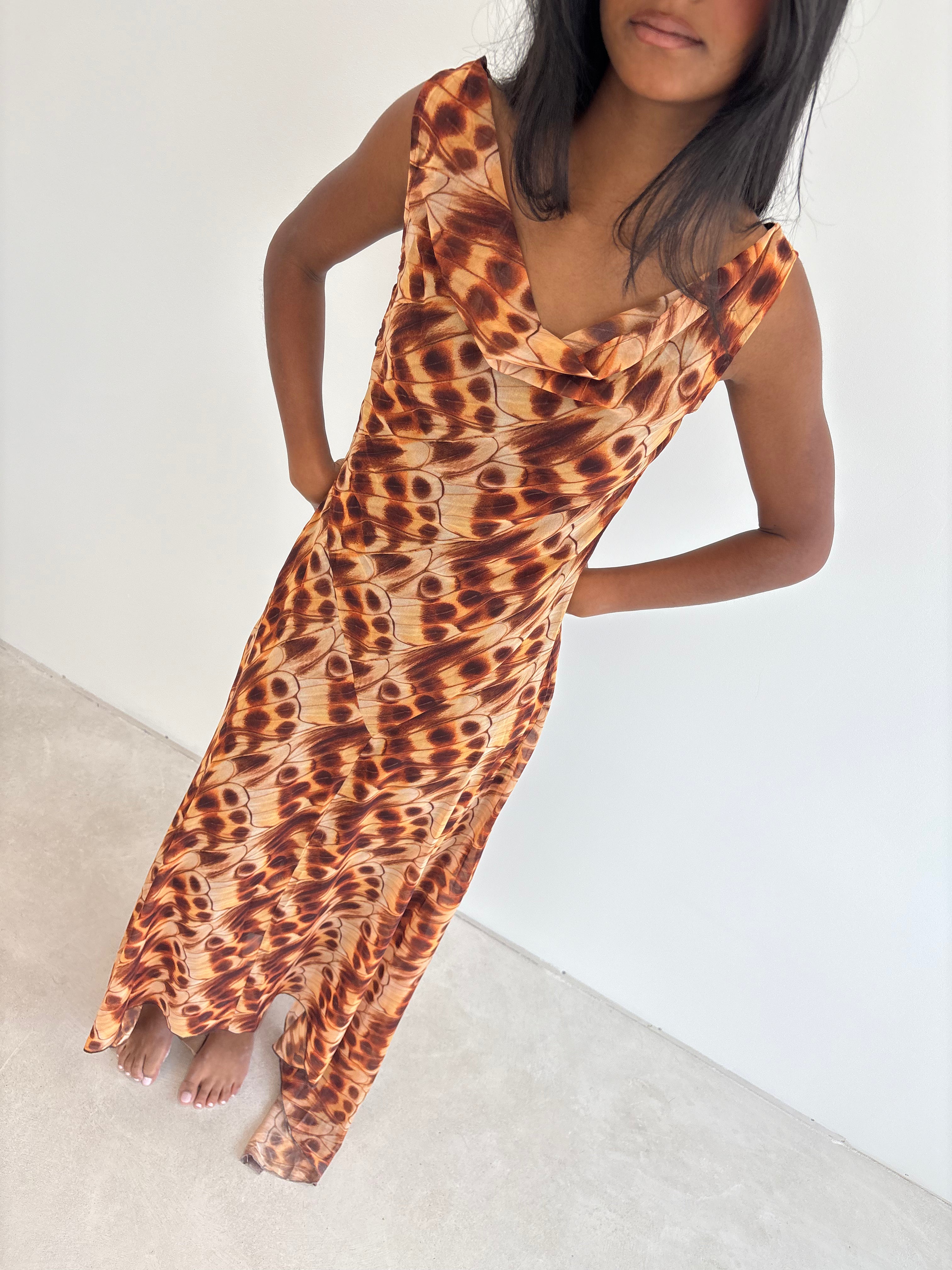 model- Model is wearing a size S and is 170cm Tall 