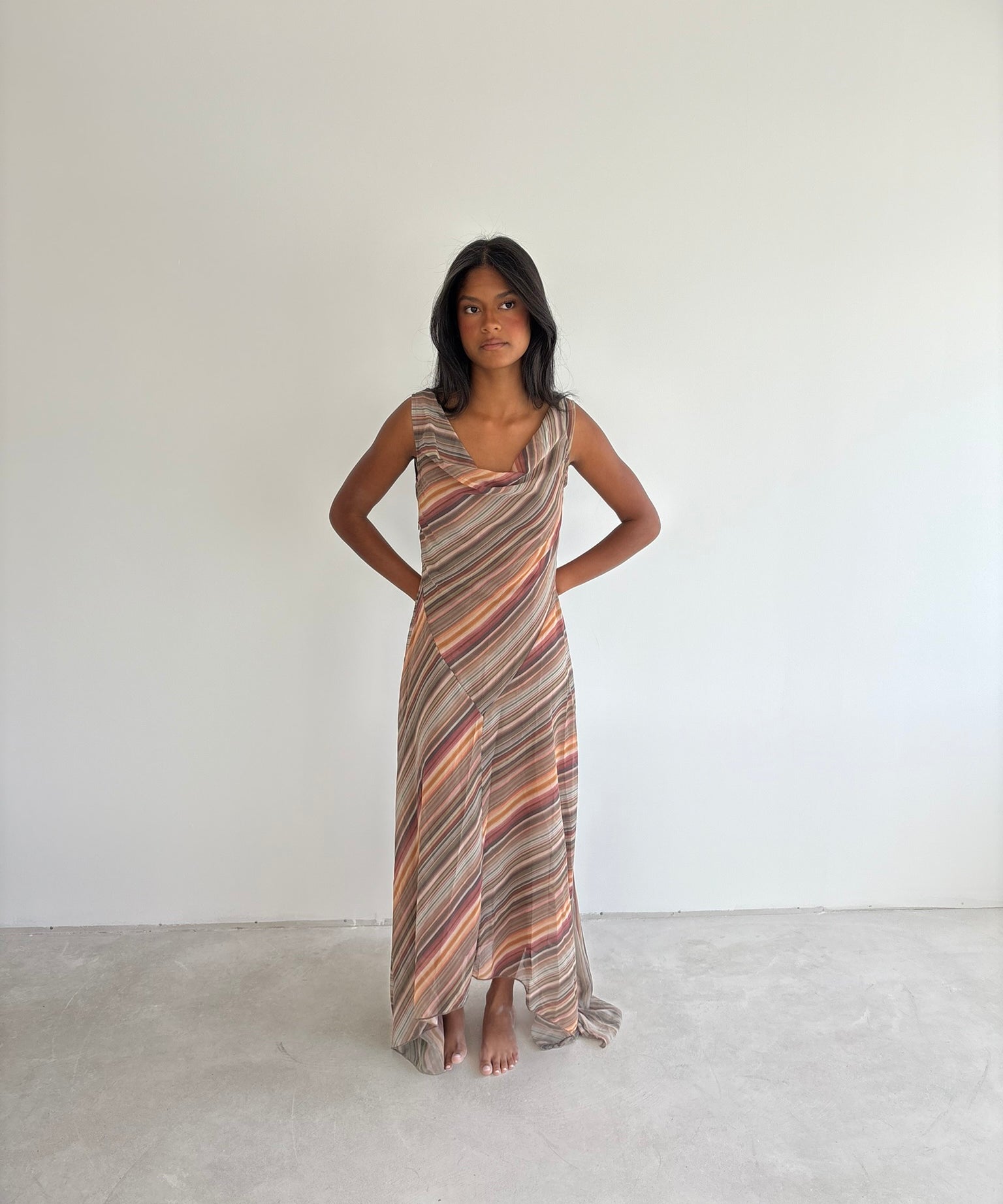 model- Model is wearing a size S and is 170cm Tall 