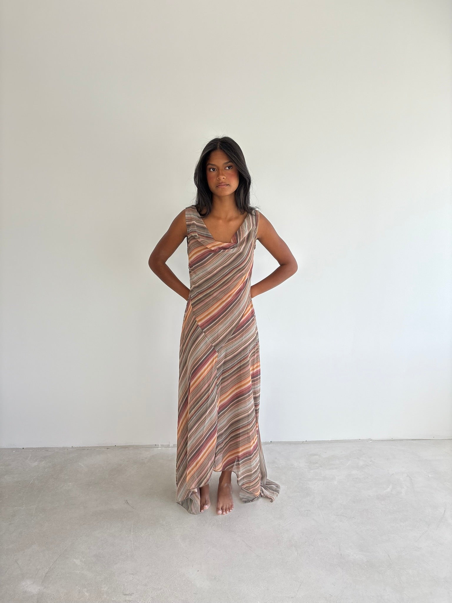 model- Model is wearing a size S and is 170cm Tall 