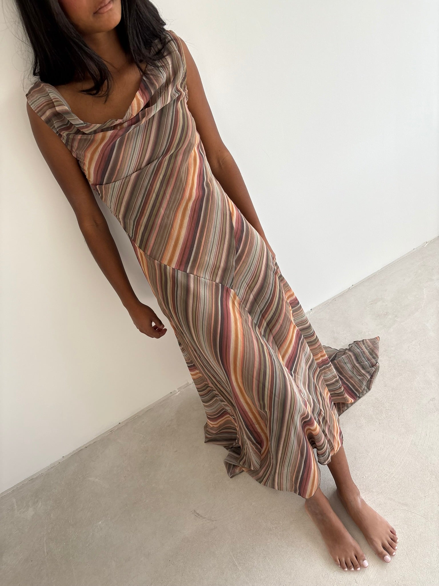 model- Model is wearing a size S and is 170cm Tall 