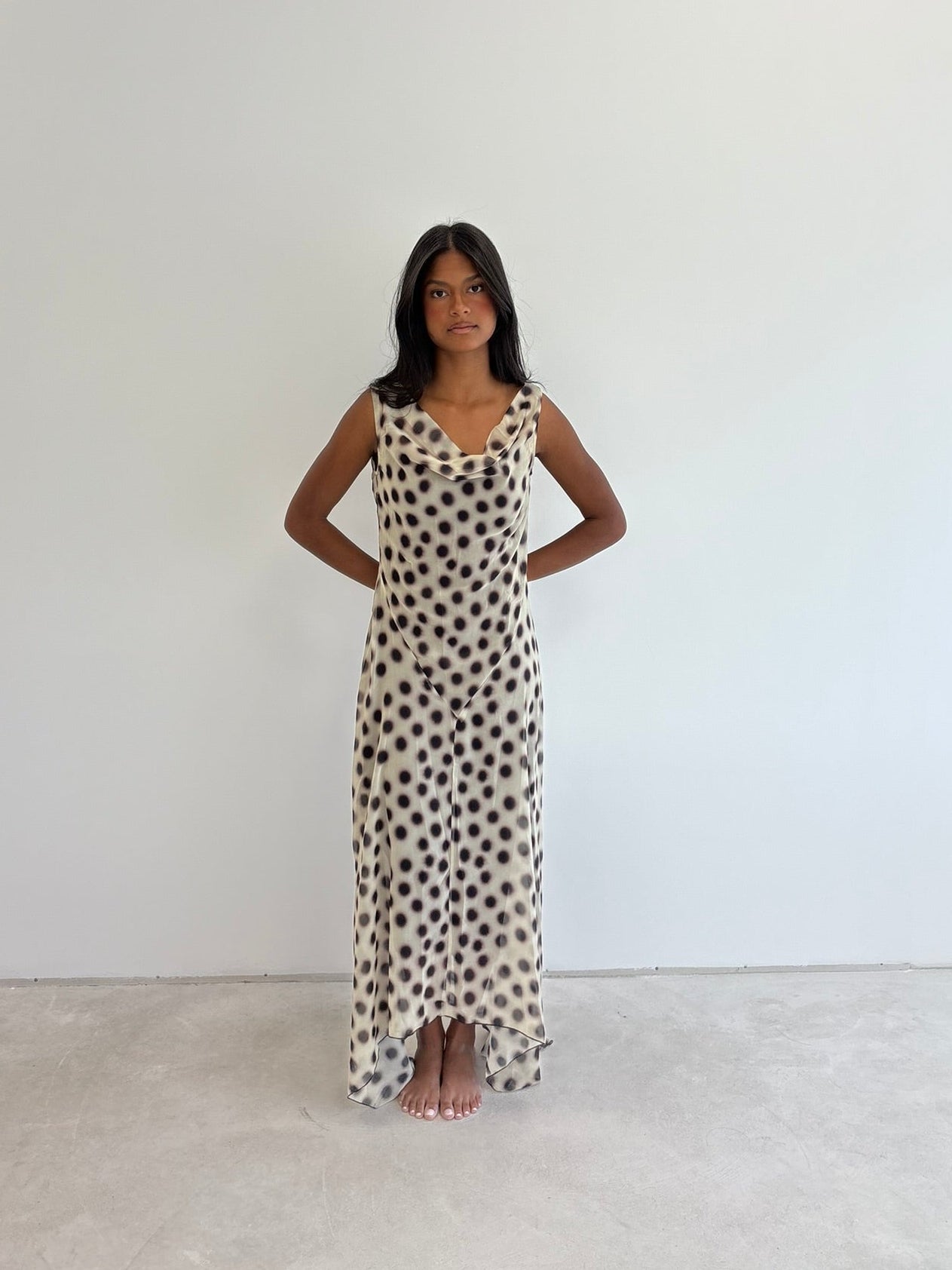 model- Model is wearing a size S and is 170cm Tall 