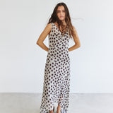 model- Model is wearing a size S and is 170cm Tall 